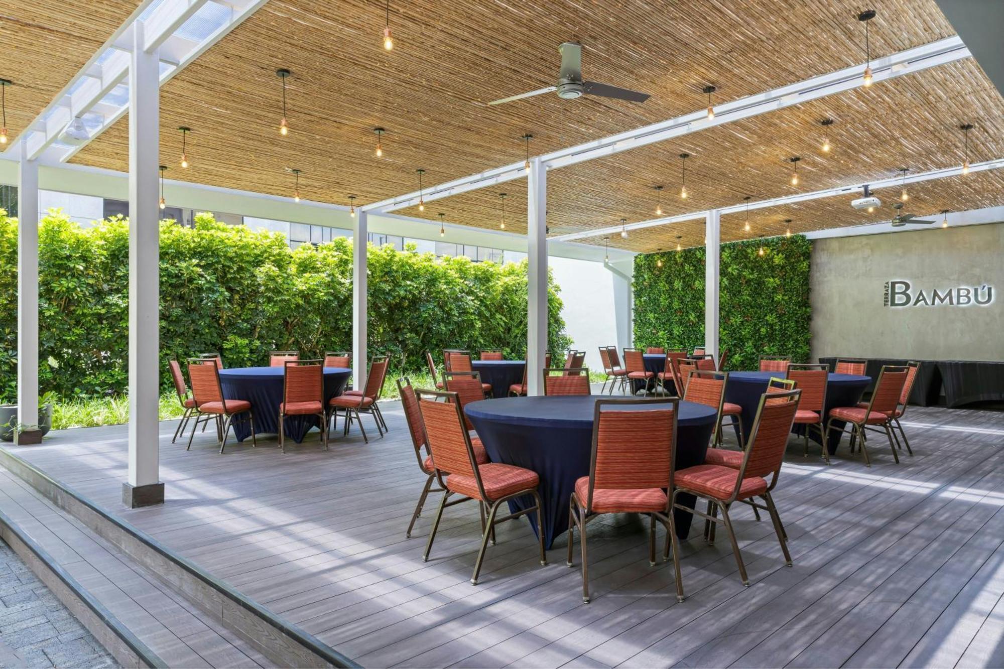 Отель Courtyard By Marriott San Jose Escazu Экстерьер фото
