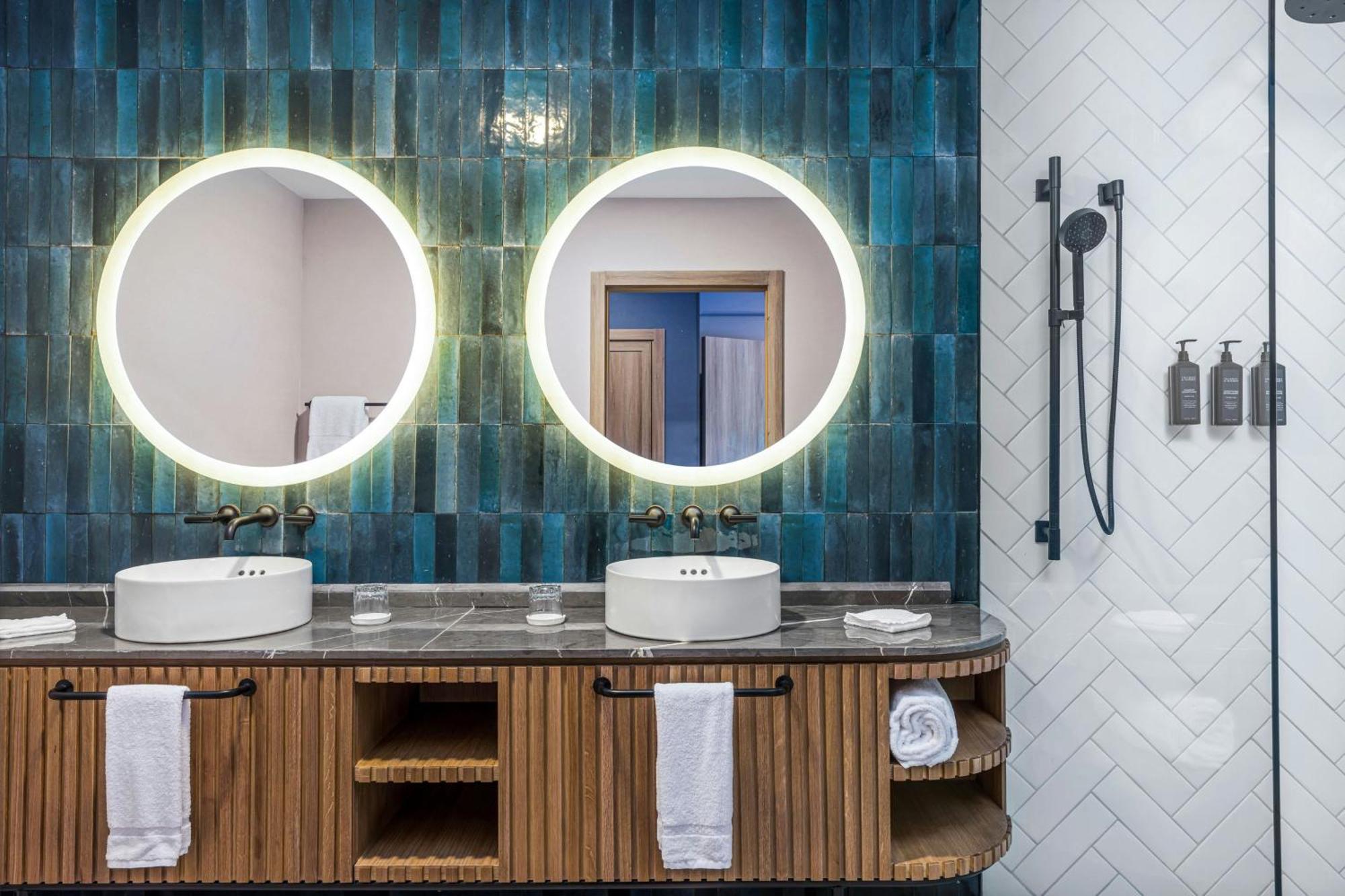 Отель Courtyard By Marriott San Jose Escazu Экстерьер фото