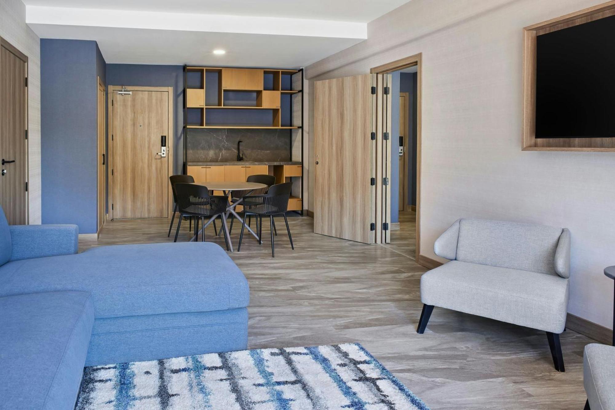 Отель Courtyard By Marriott San Jose Escazu Экстерьер фото