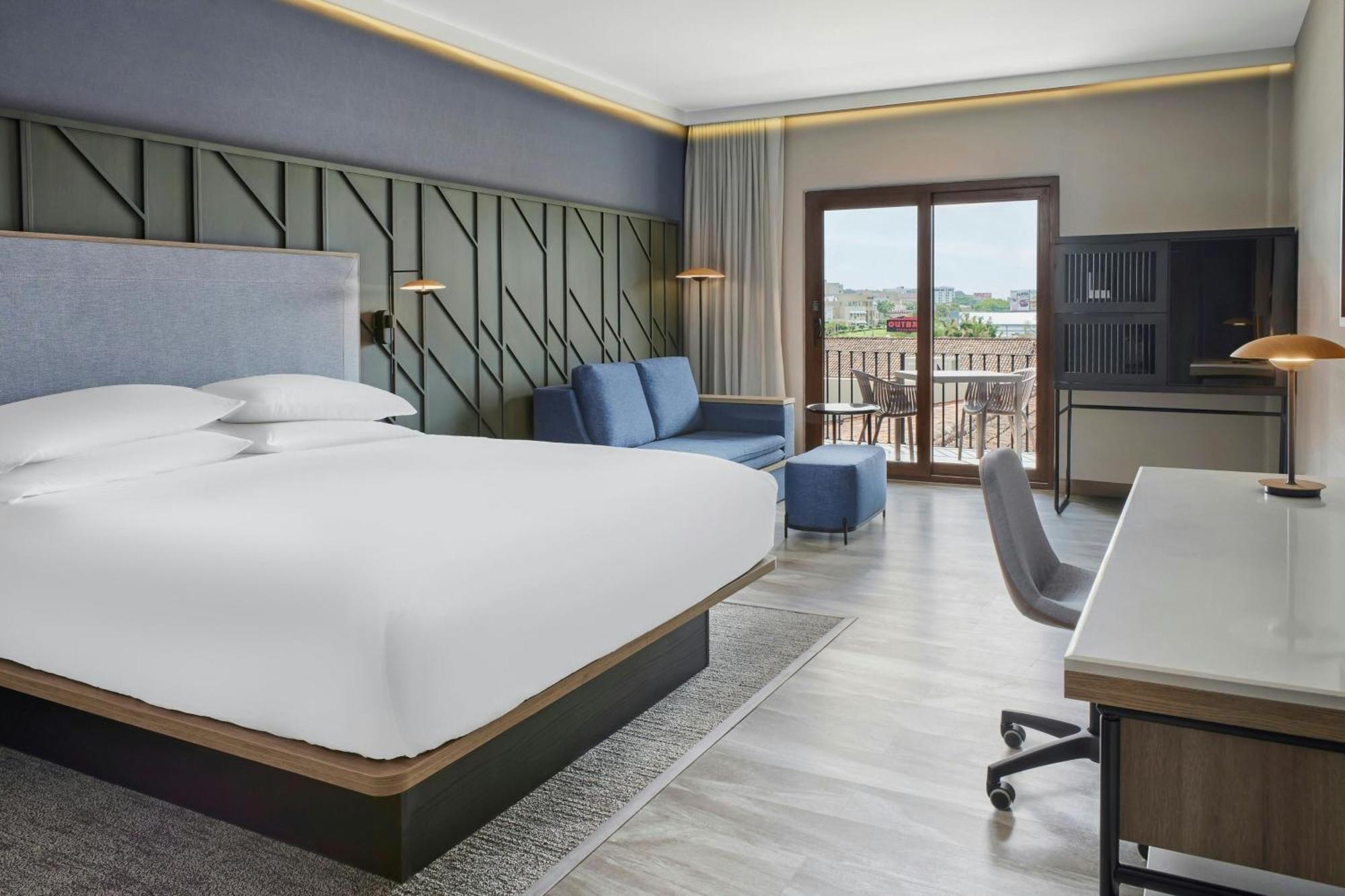 Отель Courtyard By Marriott San Jose Escazu Экстерьер фото